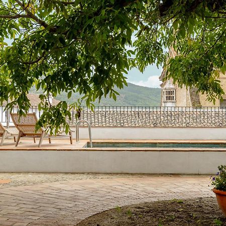 גואדלופה Apartamentos Turisticos El Patio Del Nogal מראה חיצוני תמונה